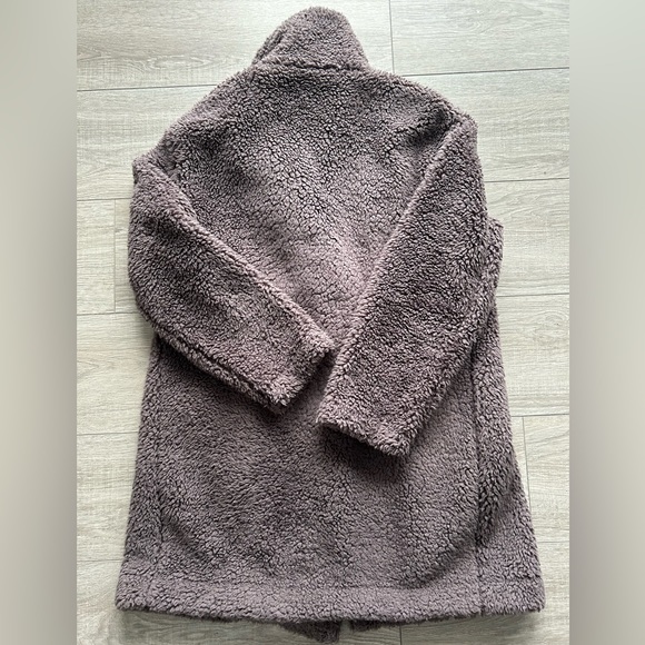 Uniqlo: PILE-LINED FLEECE TAILORED COAT - Picture 4 of 11